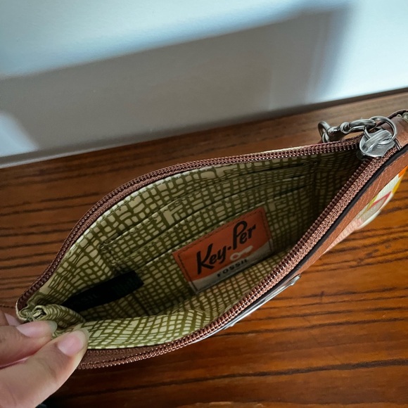 Vintage fossil wristlet - Picture 2 of 5